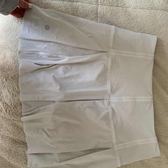 ⚡️HIGH WAIST Lululemon Pleated lost in pace Skirt White 6⚡️ - Picture 2 of 5